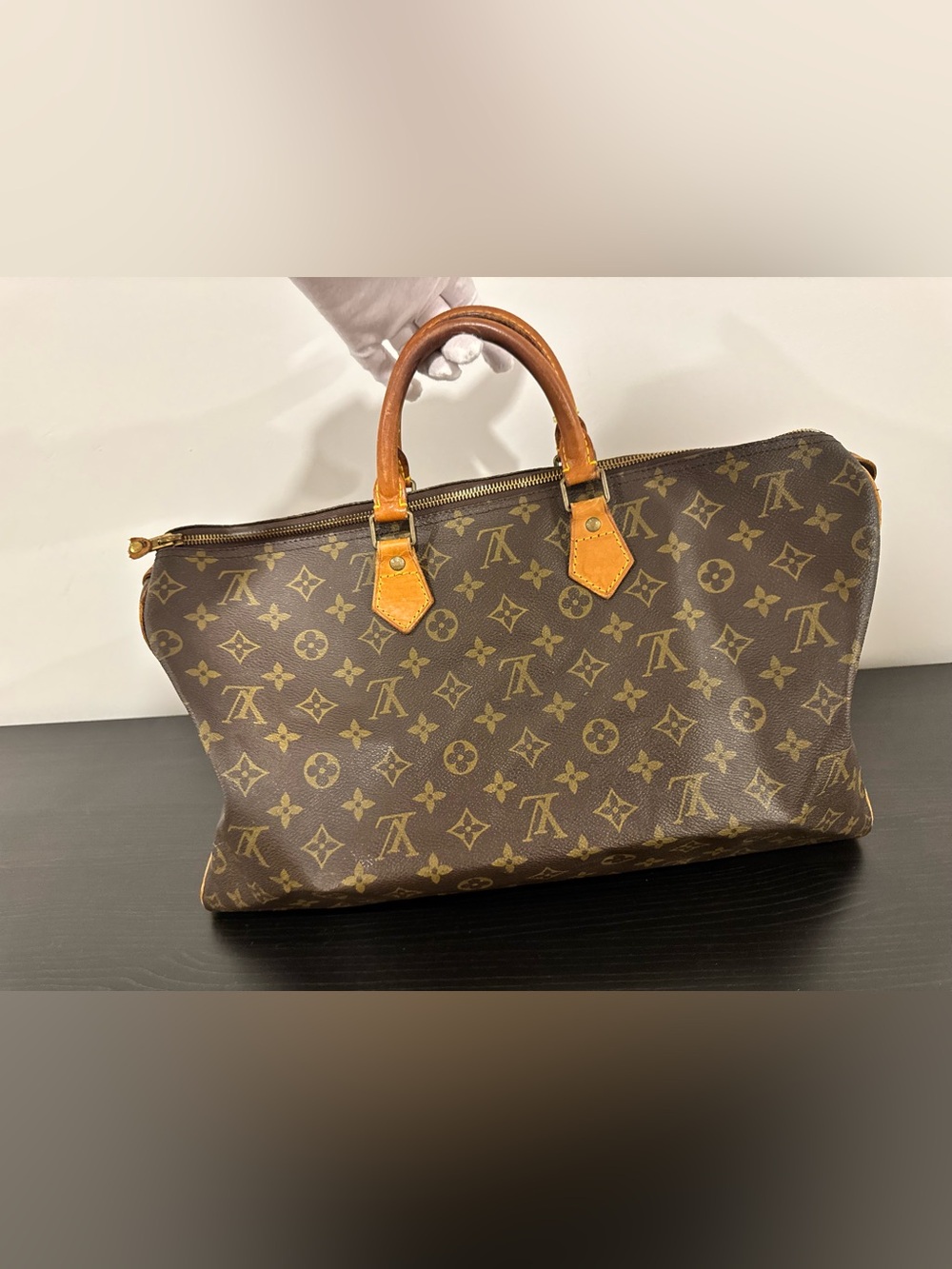 Louis Vuitton Speedy 40 Monogram Canvas Boston Bag - Picture 3 of 16